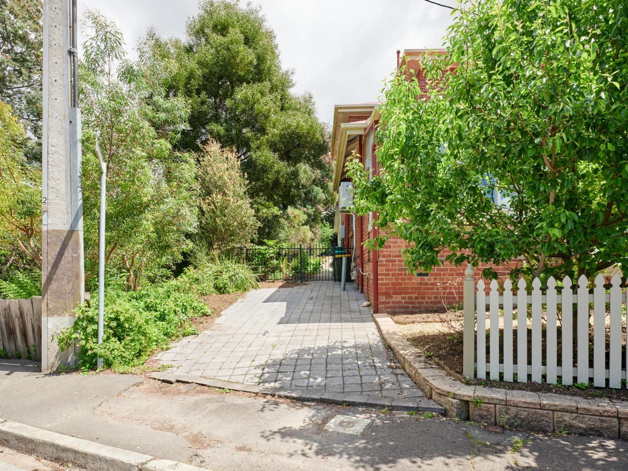 Comfort In Sandy Bay Next To The Rivulet Apartment Exterior photo